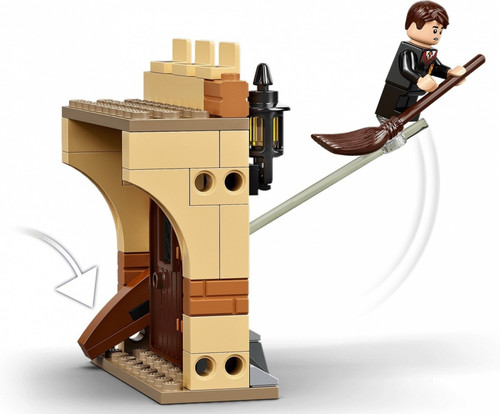 LEGO Harry Potter Hogwarts First Flying Lesson 7+