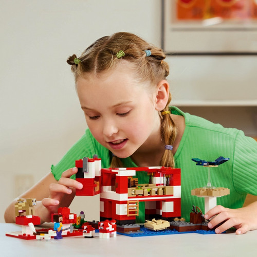 LEGO Minecraft The Mooshroom House 8+