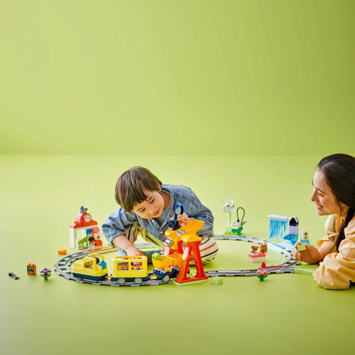 LEGO DUPLO Big Interactive Community Train 3+